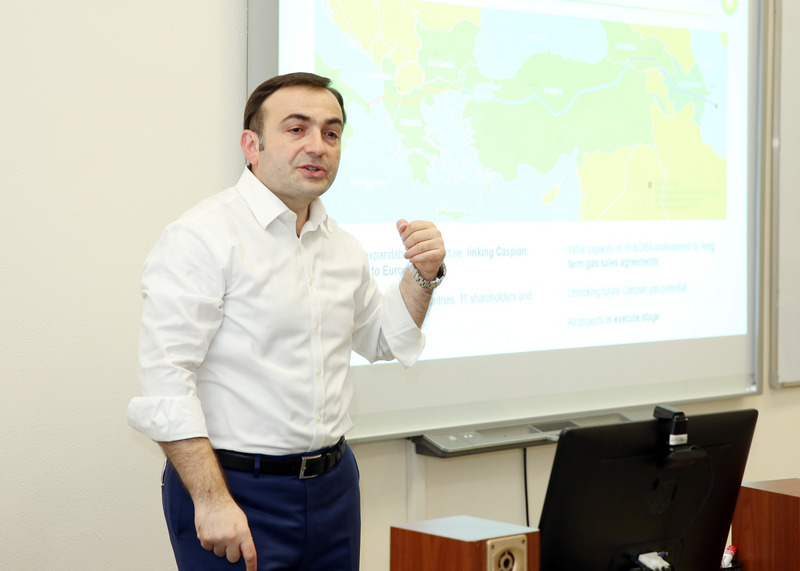 BP-nin vitse-prezidenti BANM-ın tələbələri üçün master-klass keçdi