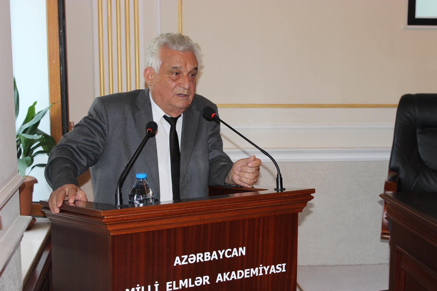 Tanınmış alim Prezidentin fəxri diplomu ilə təltif edildi   