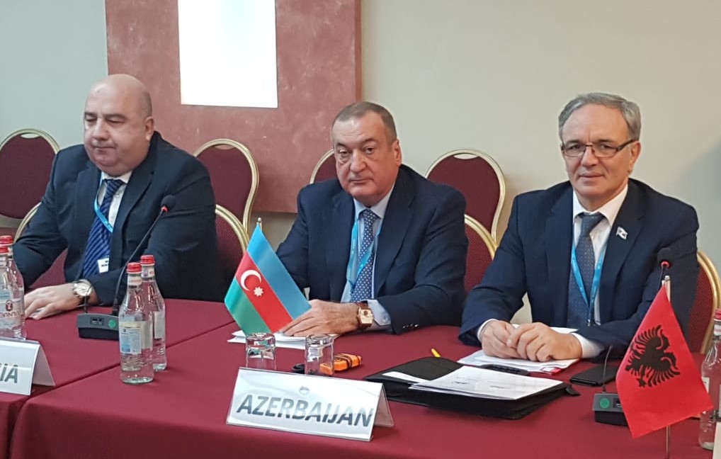 Azərbaycan İrəvanda verilən fəxri medaldan imtina etdi - FOTO