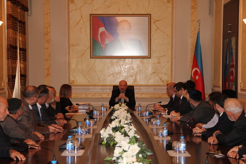 30 dini icmaya şəhadətnamələr verildi