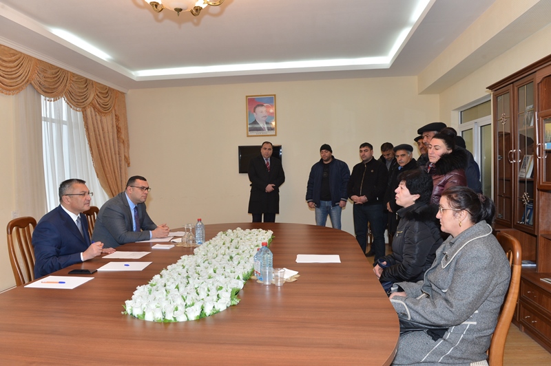 Rövşən Rzayev Qubada müraciətləri həll etdi