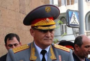 Yerevanda 2 general dindirildi