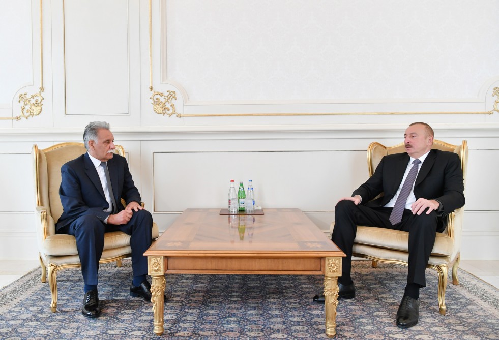 İlham Əliyev üç səfirin etimadnaməsini qəbul etdi   