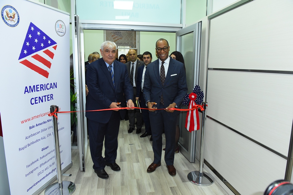 Bakı Amerika Mərkəzinin təmirdən sonra açılışı oldu