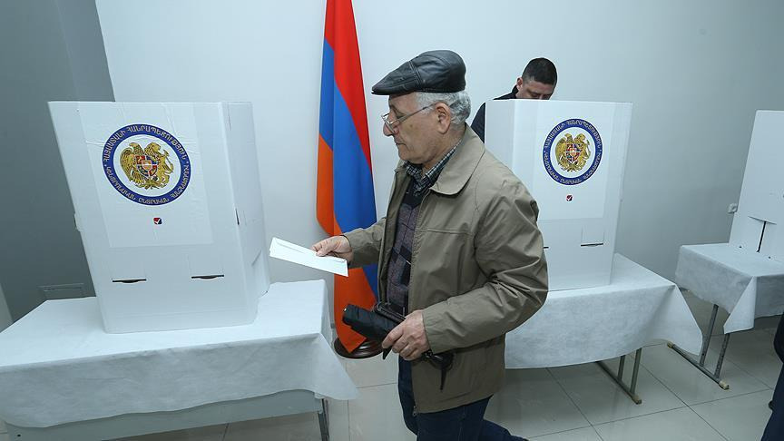 Ermənistanda erkən parlament seçkiləri keçirilir