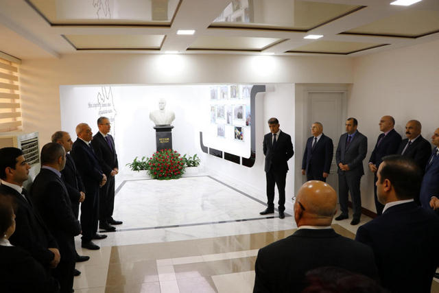 Ekologiya və Təbii Sərvətlər Nazirliyi Heydər Əliyevin xatirəsini yad edib