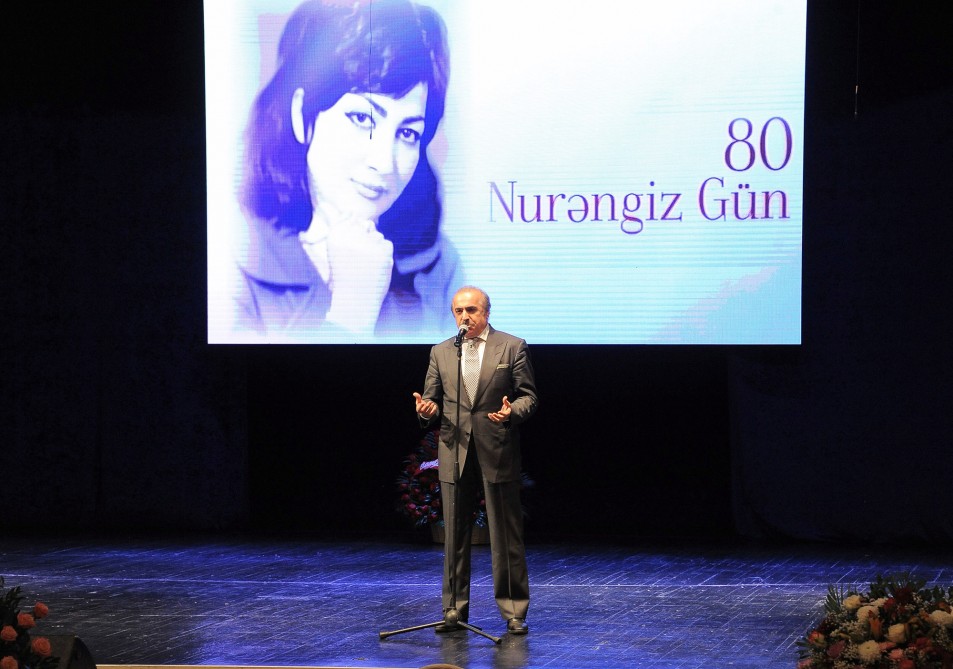 Şairə Nurəngiz Günün xatirəsi anıldı - FOTOLAR