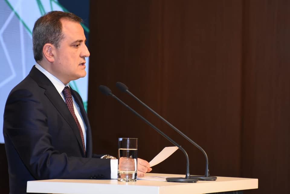 Ali məktəblərdə dövət sifarişli yerlərin sayı artırılacaq