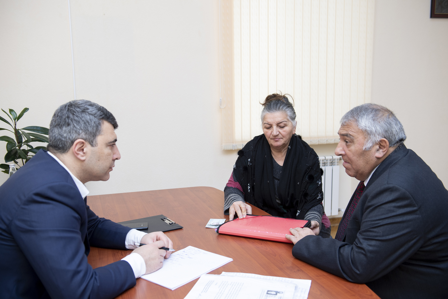 İnam Kərimov 49  nəfərin müraciətinə baxdı