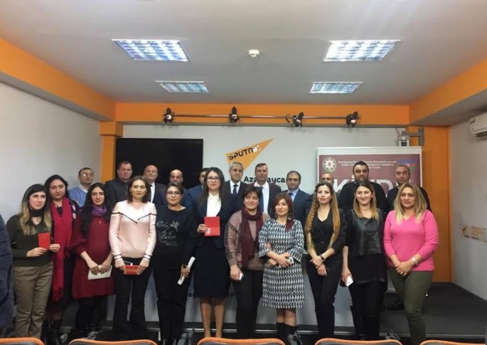 Jurnalistlərə “Beynəlxalq media vəsiqəsi” verildi