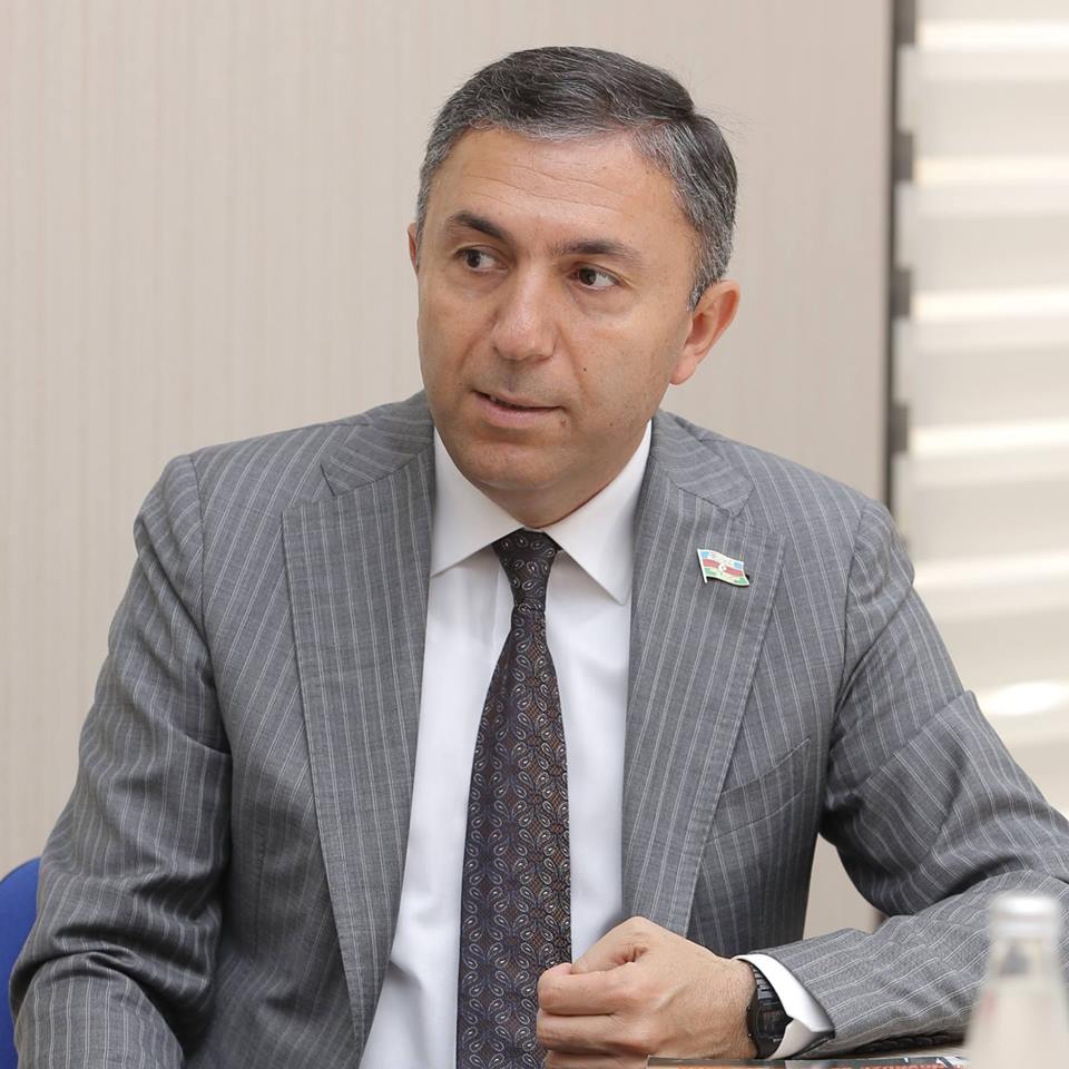 Deputat məktəblilərə məşhur riyaziyyatçı haqqında əsər oxudu - VİDEO