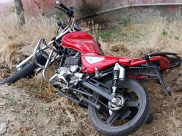 Cəlilabadda qəza törədən motosikletin sərnişini öldü