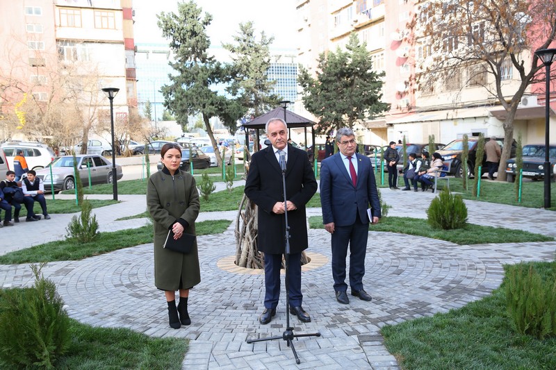 Binəqədidə yeni salınmış abad məhəllədə əhali ilə GÖRÜŞ