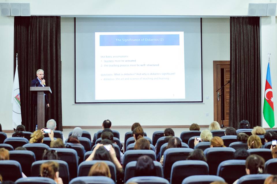 Qərbi Kaspi Universitetində ingilis dili müəllimlərinin forumu keçirildi