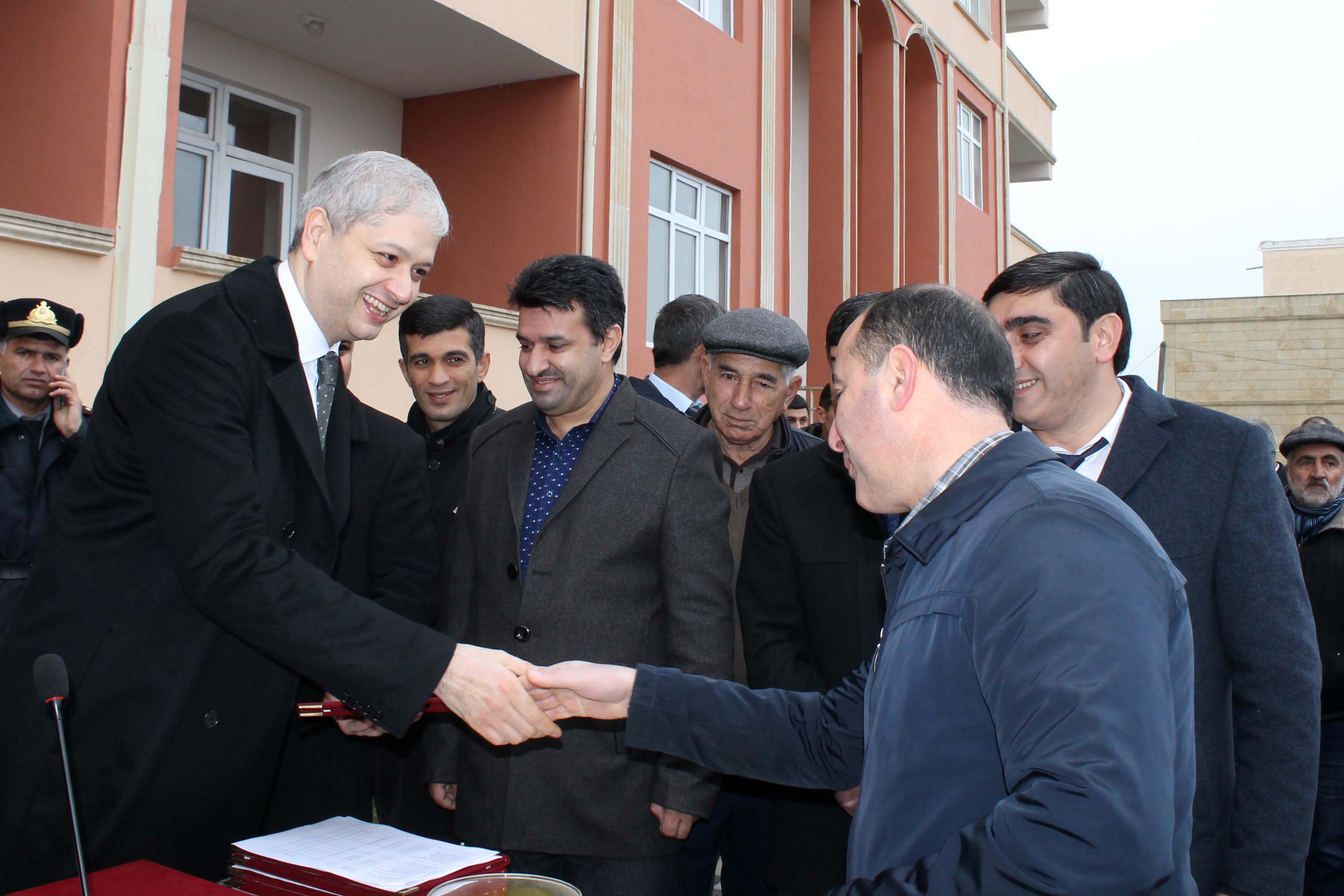 İmişlidə şəhid ailələri və Qarabağ müharibəsi əlillərinə 54 mənzil verildi 