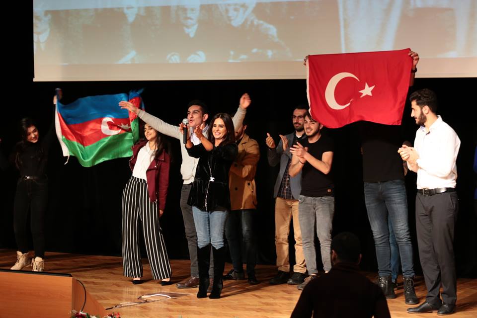 İstanbulda Cümhuriyyətin 100 illiyi və Həmrəylik Günü qeyd olundu – FOTO+VİDEO