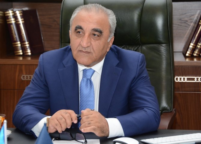 UNEC rektoru imtahanlarla bağlı tələbələrə çağırış etdi 