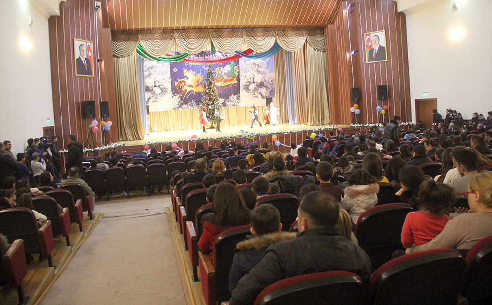 10 minədək hərbi qulluqçu övladı bayram şənliklərində iştirak edib
