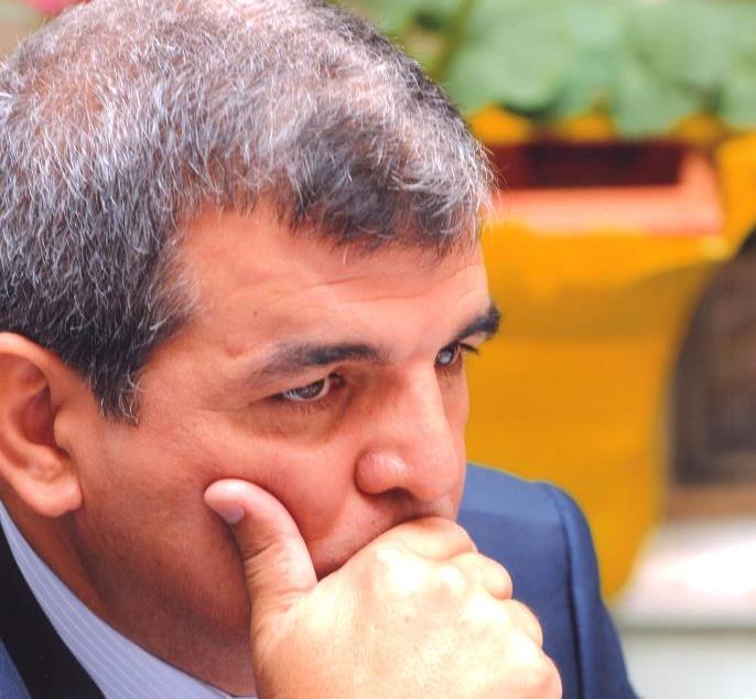 Xalqının qənimət övladı...   