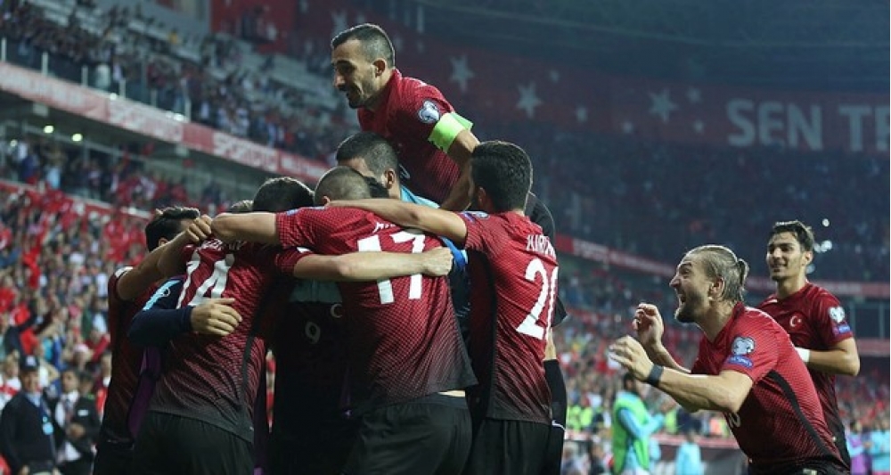 Türk futbolçu rekord məbləğə “Liverpul”a gedir