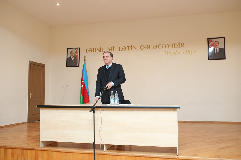 Niyazi Bayramov şikayətləri dinlədi