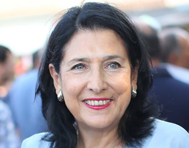Gürcüstan prezidenti maaşından niyə imtina edib...   