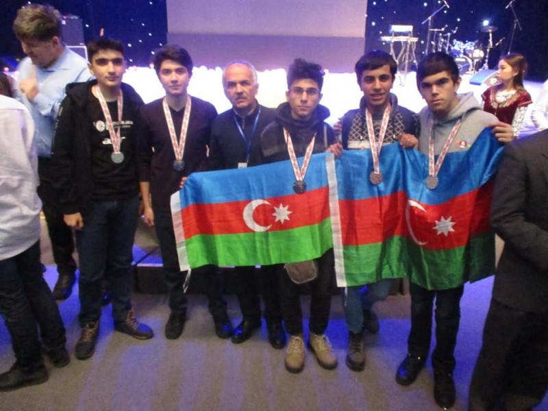 Şagirdlərimiz Beynəlxalq olimpiadada 5 medal qazandılar