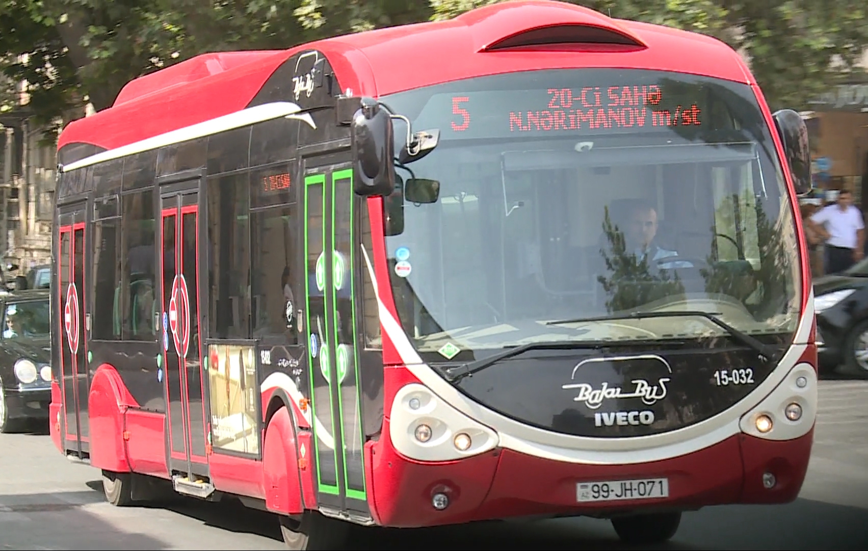 Avtobus dayanacaqları dəyişdirilir – yolun hərəkət buraxmaq qabiliyyəti artıb