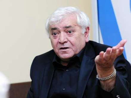 Aqil Abbas kitabxana problemi HAQDA: “Ad çəkəndə küsürlər”