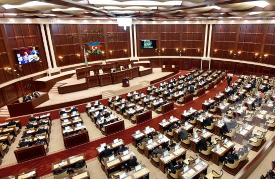 Parlamentdə dövlət himni və gerbi ilə bağlı qanun layihələri müzakirə olunub