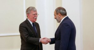 Paşinyan Trampın müşaviri ilə danışdı