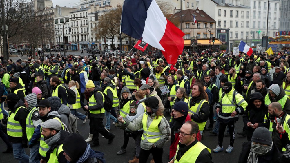 Fransada 65 min insan yenidən küçələrə çıxdı