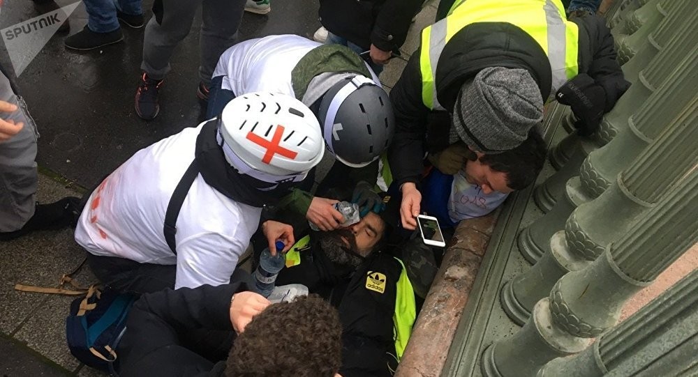 Etirazçılar polis idarəsini ələ keçirdi