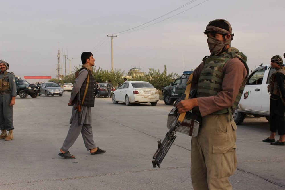 “Taliban” 6 polisi öldürdü
