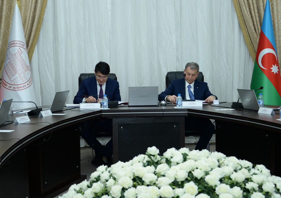 AMEA ilə Diaspor Komitəsi arasında anlaşma memorandumu imzalanıb