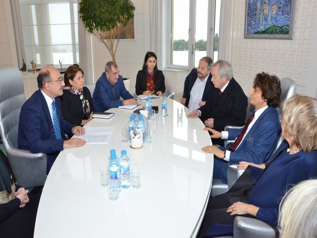 Əbülfəs Qarayev italiyalı kinematoqrafçıları qəbul edib