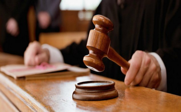 Keçmiş icra başçısı məhkəmədən qaçdı, şəriki isə azadlığa buraxıldı