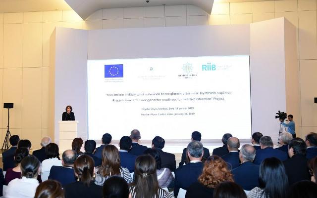 Müəllimlərin inklüziv təhsil sahəsində bacarıqları artırılır - FOTOLAR