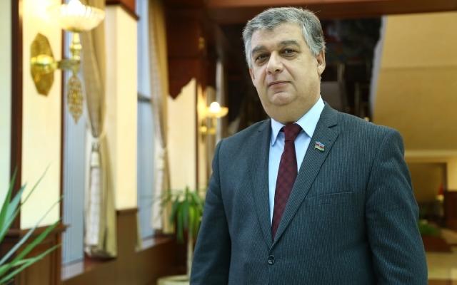 Deputat bəzi sahibkarları ittiham etdi