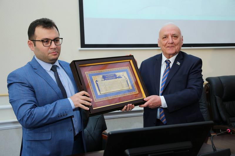 Yaqub Mahmudov “Gənclərin dostu” mükafatı ilə təltif olundu