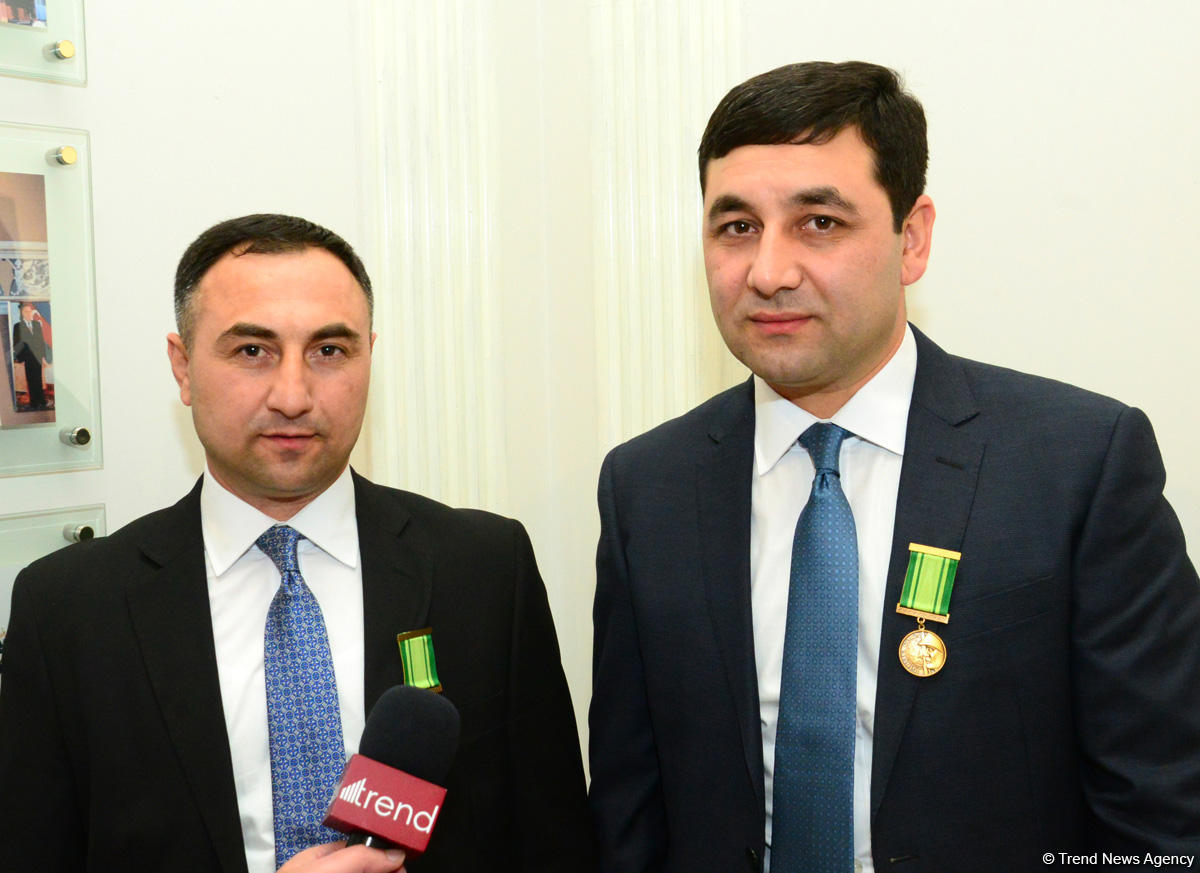 Prezident Ukraynada insanları xilas edən qardaşlara “İgidliyə görə” medalını təqdim etdi