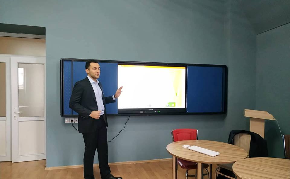 &ldquo;UniverMAYAK&rdquo; n&ouml;vbəti təlim ke&ccedil;irdi