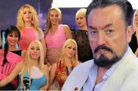 “18 yaşıma qədər mənə təcavüz etdi”- Adnan Oktarın xanımı