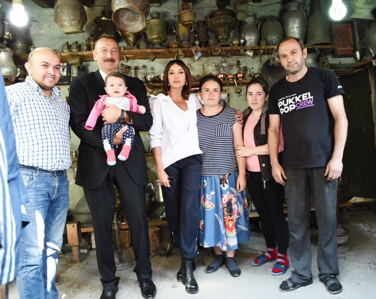 Prezidentin vətəndaş müraciətlərinə münasibəti bütün məmurlara örnəkdir   