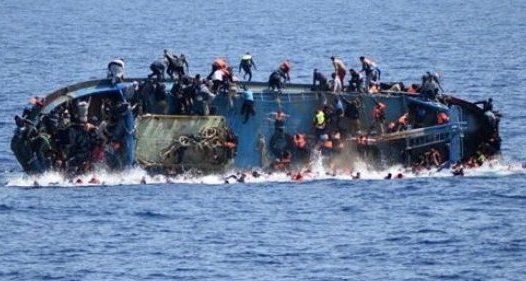 Miqrantları daşıyan gəmi batdı: 2 ölü