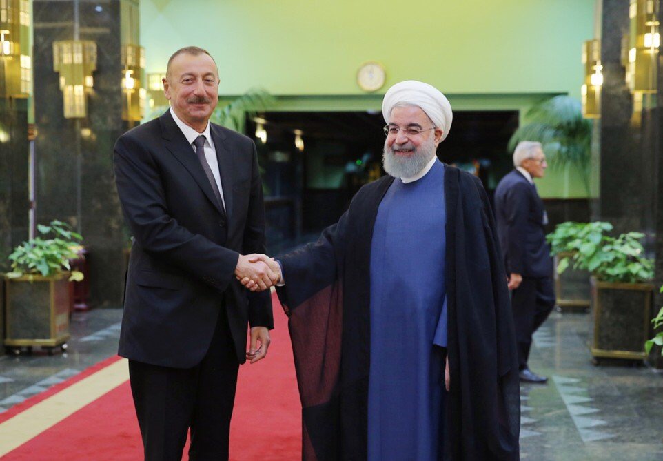 İlham Əliyev Həsən Ruhanini təbrik etdi