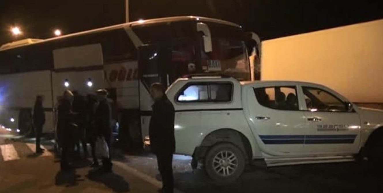“Azərsu”ya məxsus avtomobil avtobusa çırpıldı