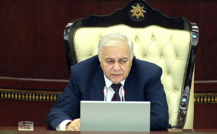 Spiker deputata etiraz etdi: “Zəhmət çəkib hazırlaşsınlar”