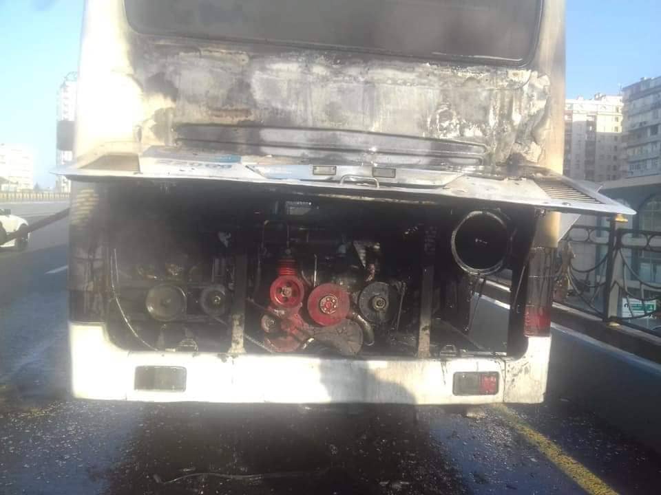 Bakıda sərnişin avtobusu YANDI  &nbsp;