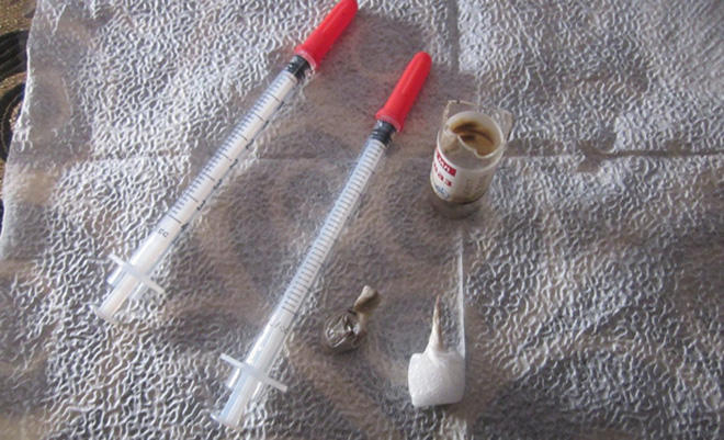 Qadının məhkum ərinə heroin ke&ccedil;irmək cəhdi baş tutmadı 
